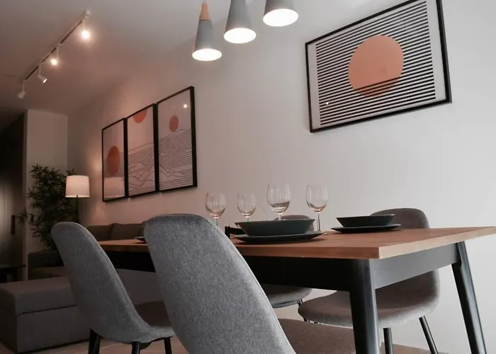Sliema, Stylish 2 Bedroom Apartment With Parking