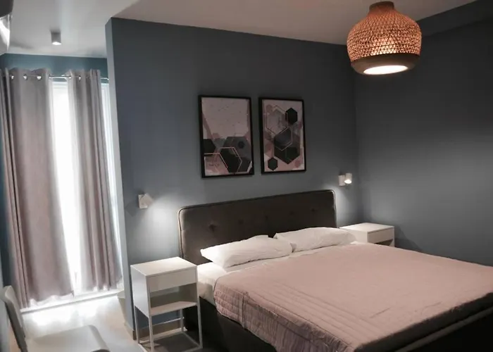 Sliema, Stylish 2 Bedroom Apartment With Parking
