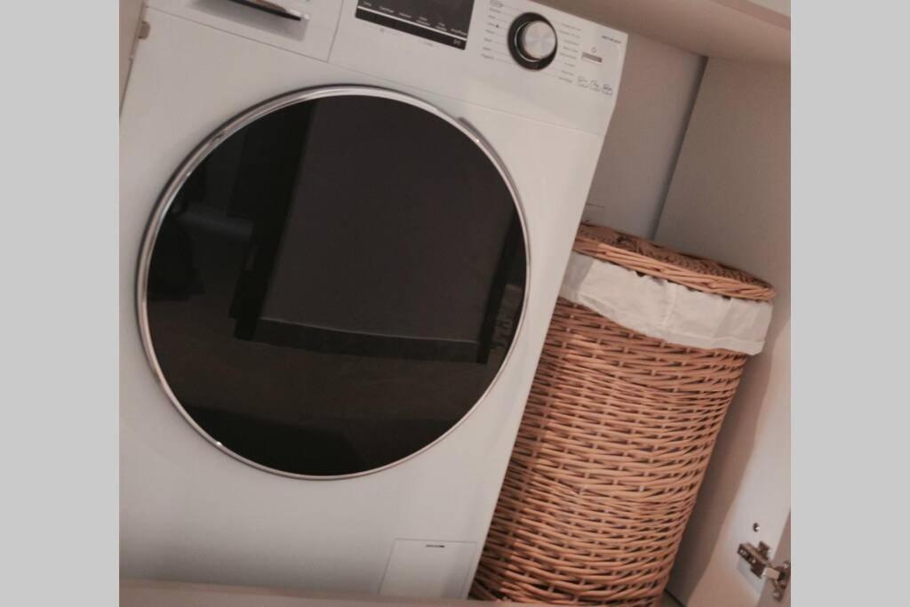 Sliema, Stylish 2 Bedroom With Parking